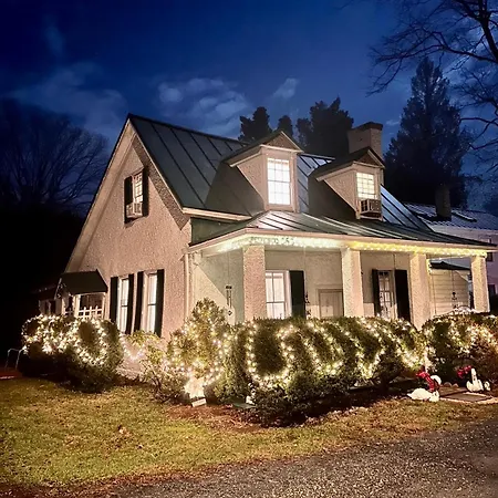 Next To The Inn Entire Colonial House With Lovely Porch & Extremely Fast Wi-Fi Washington Exterior photo