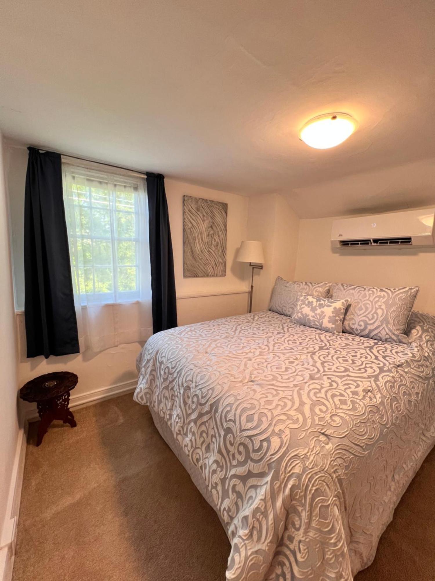 Across The Inn Entire Colonial House With Lovely Porch & Extremely Fast Wi-Fi Washington